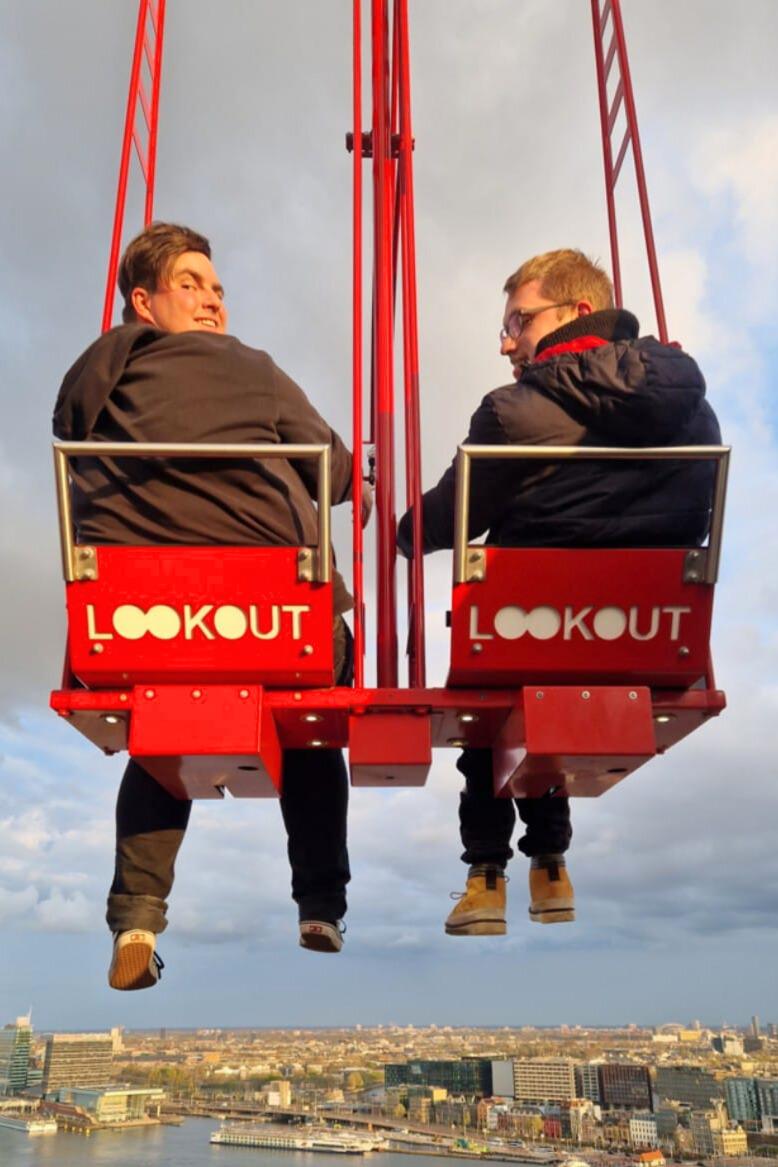 Jonas Froese mit persönlicher Assistenz Markus in Amsterdam 2023